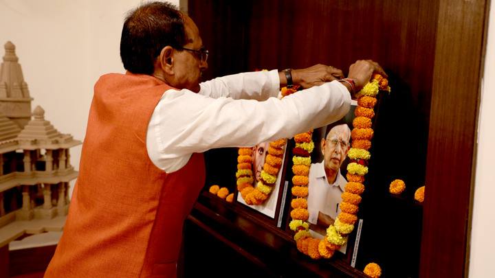 मुख्यमंत्री श्री चौहान ने श्रद्धेय स्व. सुदर्शन की पुण्य-तिथि पर नमन किया